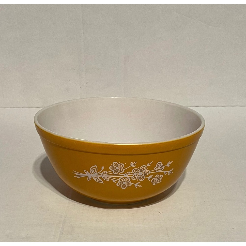 Vintage Pyrex Butterfly Gold Mixing Bowl #403 2.5 Qt Yellow Milk Glass USA